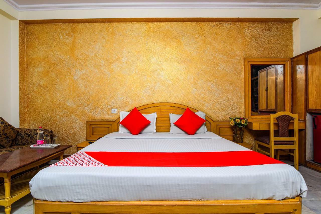 Rahul Palace By Golden Tree Near Metro Station And Ajmal Khan Market 3*